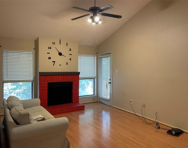 7950 N Stadium Drive - Photo Thumbnail 2