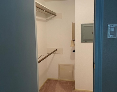 7950 N Stadium Drive - Photo Thumbnail 12