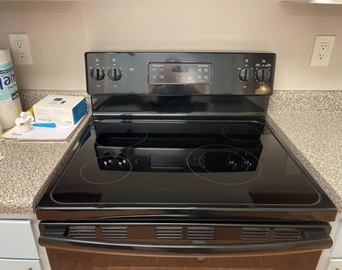 7950 N Stadium Drive - Photo Thumbnail 19