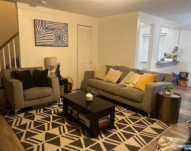 2197 Center - Photo Thumbnail 2