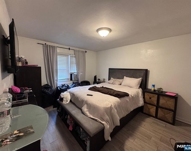 2197 Center - Photo Thumbnail 11