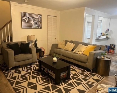 2197 Center - Photo Thumbnail 14
