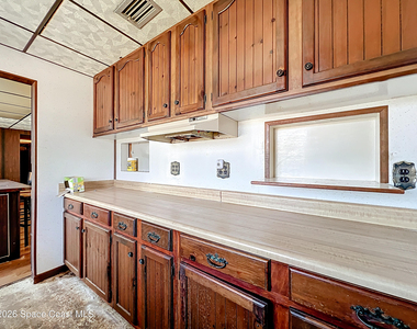 122 Eden Avenue - Photo Thumbnail 6
