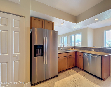110 Warsteiner Way - Photo Thumbnail 6