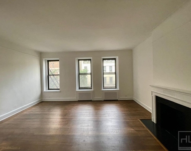 E 81st St - Photo Thumbnail 1