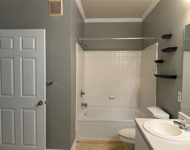18302 Bridle Club Drive - Photo Thumbnail 4
