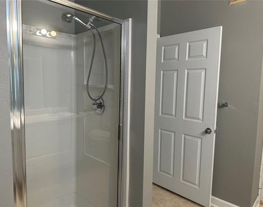 18302 Bridle Club Drive - Photo Thumbnail 5