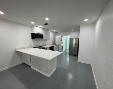 5720 13th Avenue N - Photo Thumbnail 6