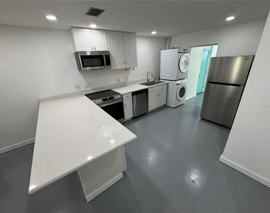 5720 13th Avenue N - Photo Thumbnail 5