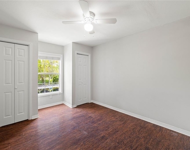 9412 Lake Chase Island Way - Photo Thumbnail 22