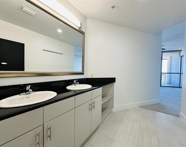 111-3 Washington Street - Photo Thumbnail 10