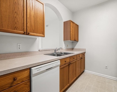 8101 Coconut Palm Way - Photo Thumbnail 4