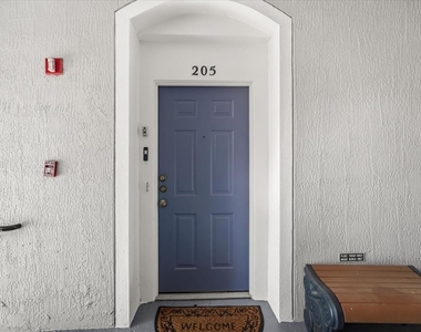 8101 Coconut Palm Way - Photo Thumbnail 5