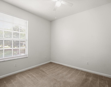 8101 Coconut Palm Way - Photo Thumbnail 17