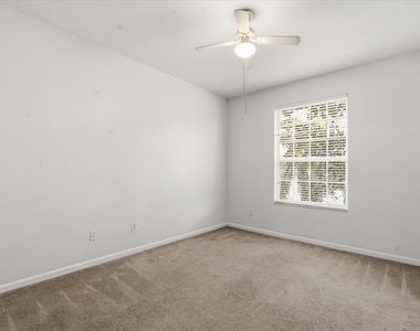 8101 Coconut Palm Way - Photo Thumbnail 10