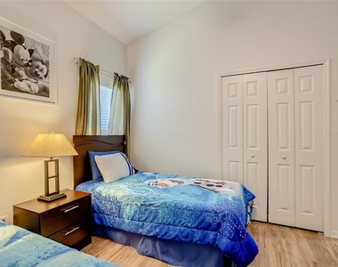 16724 Rolling Green Drive - Photo Thumbnail 38