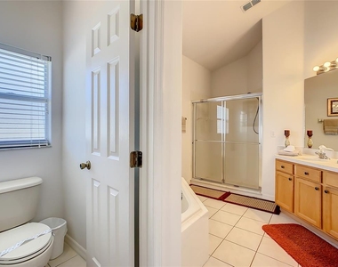 16724 Rolling Green Drive - Photo Thumbnail 47