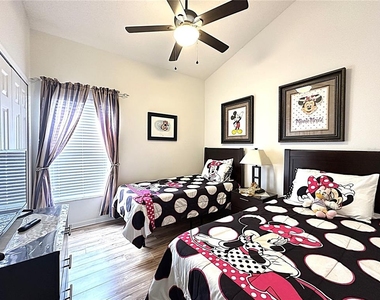 16724 Rolling Green Drive - Photo Thumbnail 35