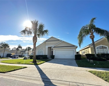 16724 Rolling Green Drive - Photo Thumbnail 1