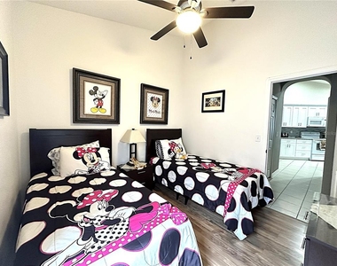 16724 Rolling Green Drive - Photo Thumbnail 36