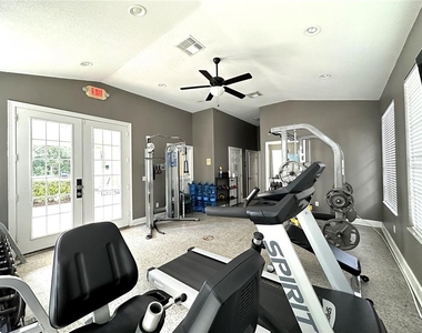 16724 Rolling Green Drive - Photo Thumbnail 56