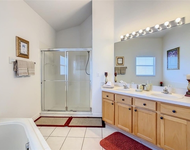 16724 Rolling Green Drive - Photo Thumbnail 48