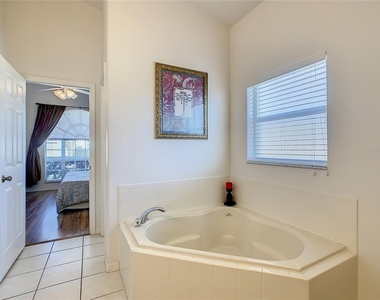 16724 Rolling Green Drive - Photo Thumbnail 50