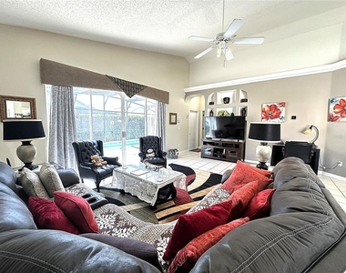 16724 Rolling Green Drive - Photo Thumbnail 25