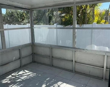 4326 80th Street W - Photo Thumbnail 6