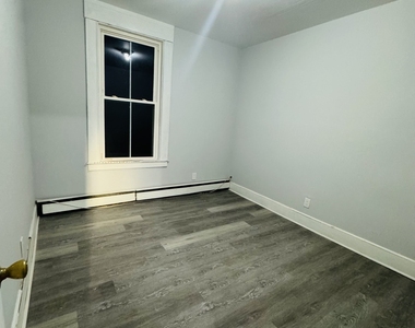 29 White Street - Photo Thumbnail 3