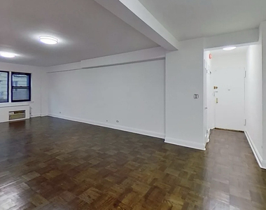 20 Beekman Place - Photo Thumbnail 2