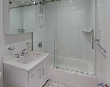 20 Beekman Place - Photo Thumbnail 7