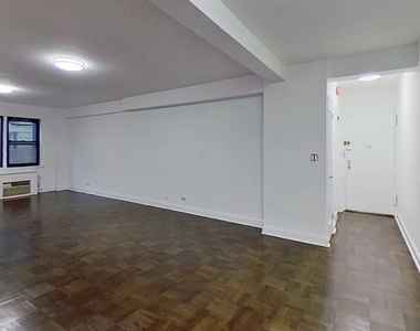 20 Beekman Place - Photo Thumbnail 3