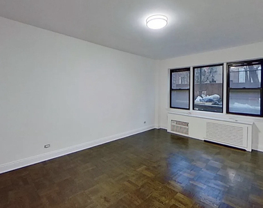 20 Beekman Place - Photo Thumbnail 4