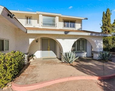 3182 Moonflower Drive - Photo Thumbnail 1