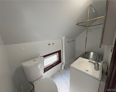 143 Reo- Upper Avenue - Photo Thumbnail 13