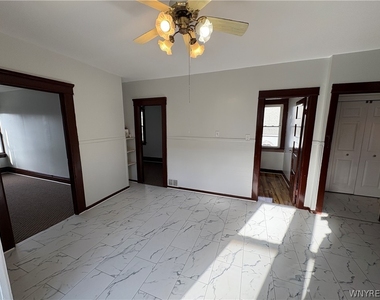 143 Reo- Upper Avenue - Photo Thumbnail 9