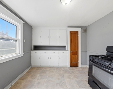 220 Dartmouth Avenue - Photo Thumbnail 12