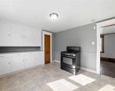 220 Dartmouth Avenue - Photo Thumbnail 10