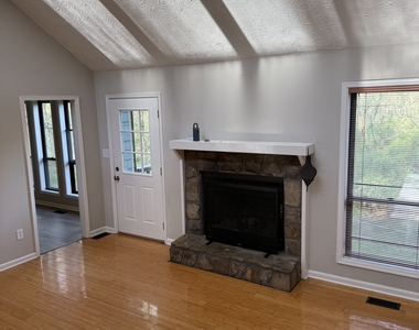 82 Geraldine Drive Se - Photo Thumbnail 7