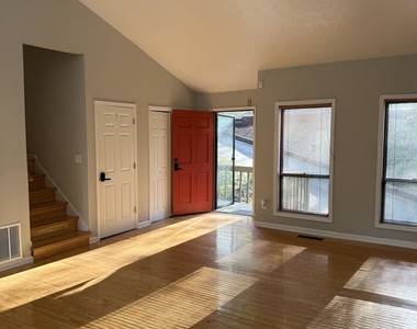 82 Geraldine Drive Se - Photo Thumbnail 6