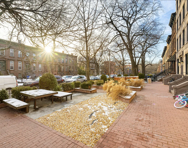 Clinton Street & 3rd Place - Photo Thumbnail 10