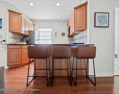 2204 Grand Central Avenue - Photo Thumbnail 2