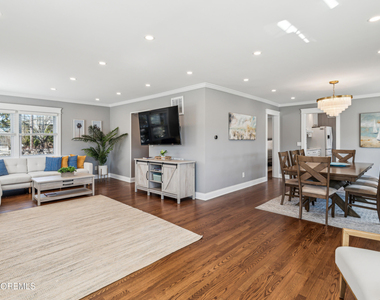 242 Curtis Point Drive - Photo Thumbnail 9