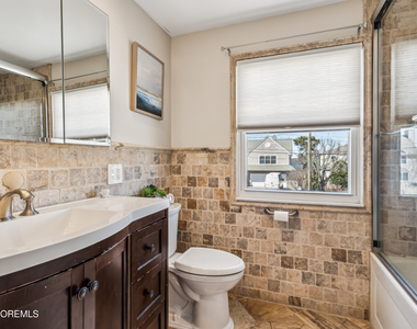242 Curtis Point Drive - Photo Thumbnail 17