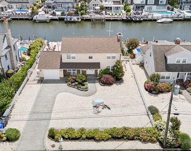 242 Curtis Point Drive - Photo Thumbnail 31