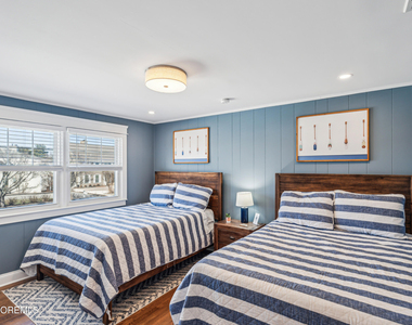 242 Curtis Point Drive - Photo Thumbnail 25