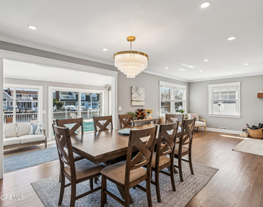 242 Curtis Point Drive - Photo Thumbnail 10