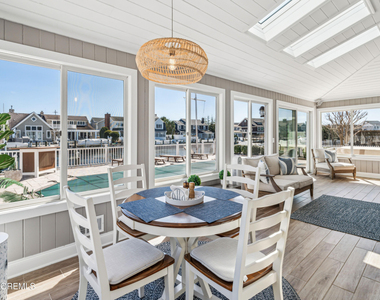242 Curtis Point Drive - Photo Thumbnail 15