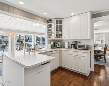242 Curtis Point Drive - Photo Thumbnail 13